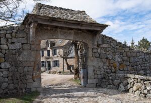  L Esclache - Peyre en Aubrac, des paysages à couper le souffle